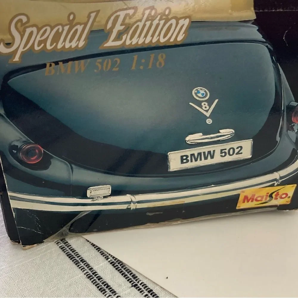 Maisto 1955 BMW 502 1:18 Diecast Car Black Convertible Collectible NIB